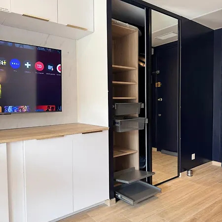 Cosy Appartement, Centre-ville Cannes, Terrasse, Clim 아파트